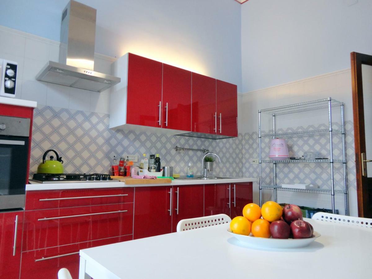 Umberto I Holiday House نابولي المظهر الخارجي الصورة