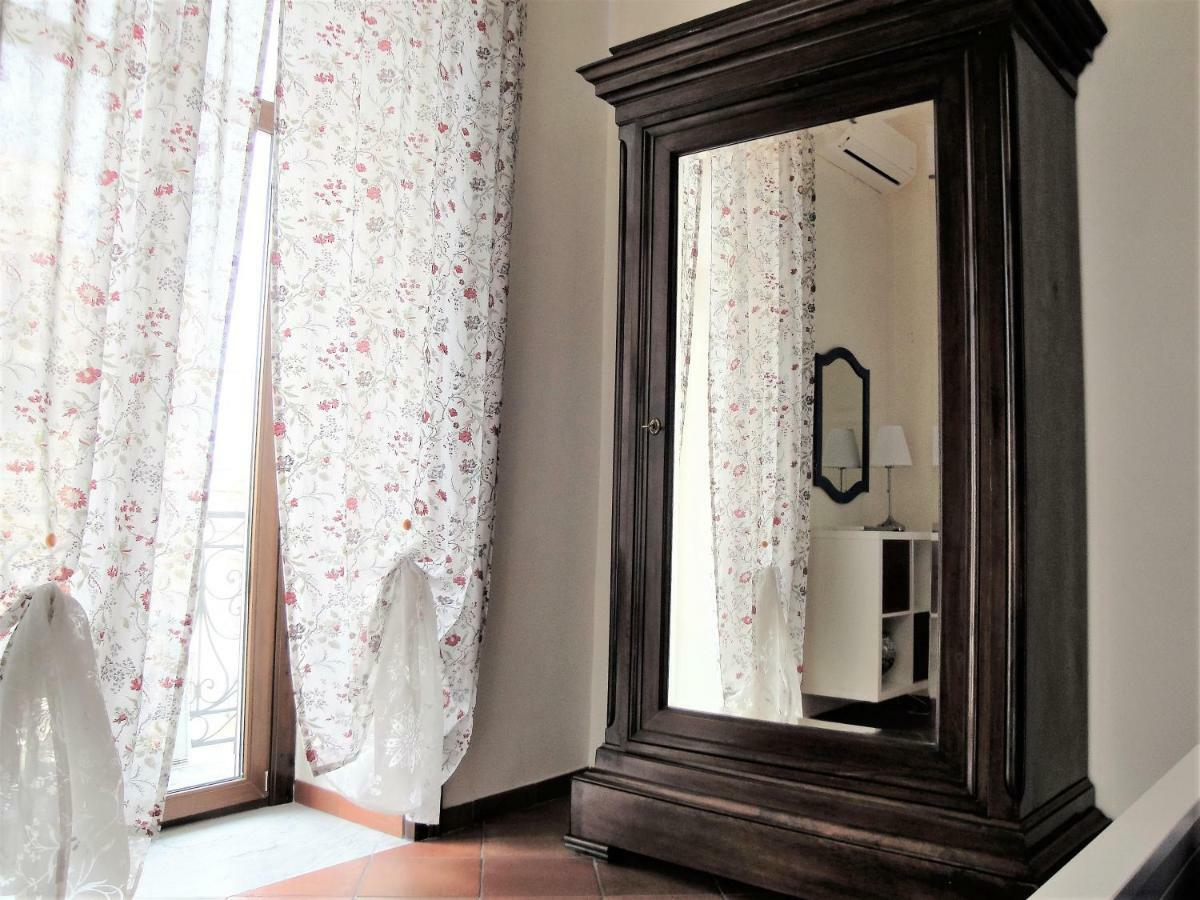 Umberto I Holiday House نابولي المظهر الخارجي الصورة